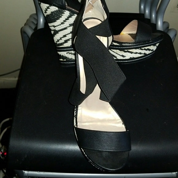 They are to big, never worn, tried on only - Picture 2 of 2